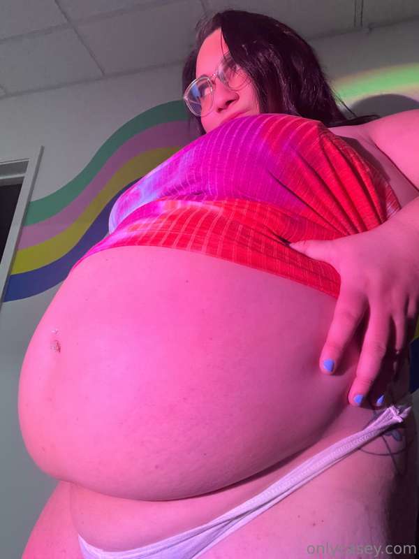 I turn into the biggest lil bimbo as soon as the chugging st.. 2