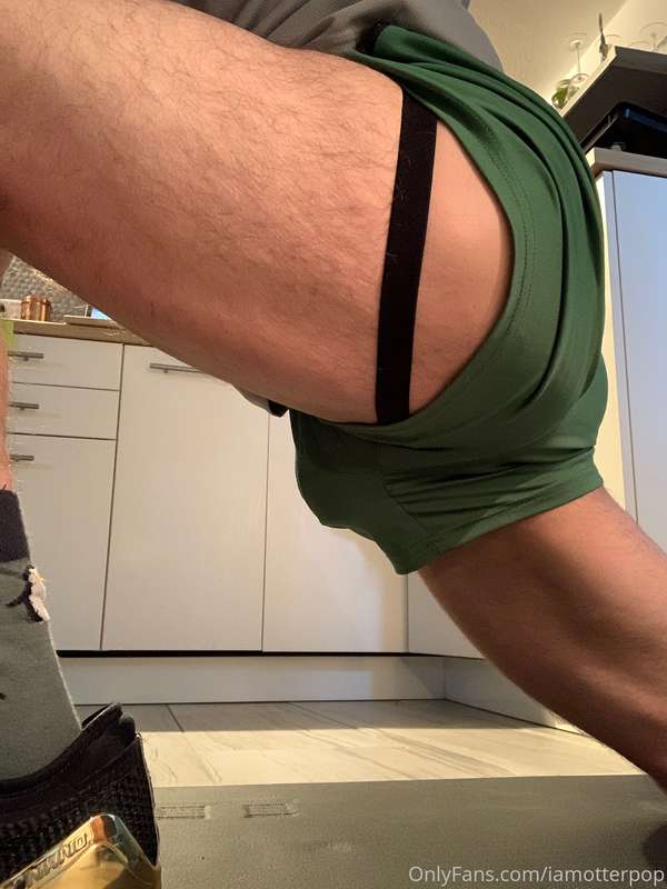 Anatomy of a workout. No, I’m not hard and yes I wear these .. 8
