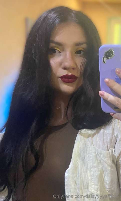 💋 Do you think red lips are bold or seductive? What vibe do ..