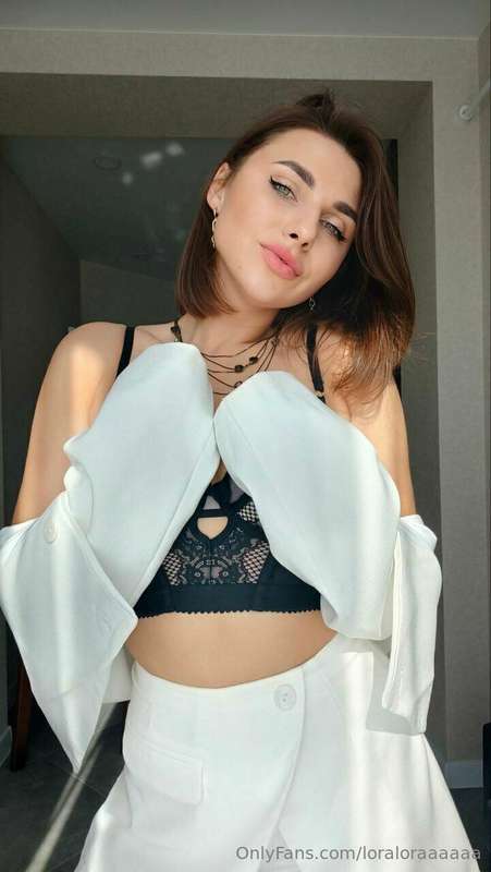 Eyes talk better than words sometimes🥰