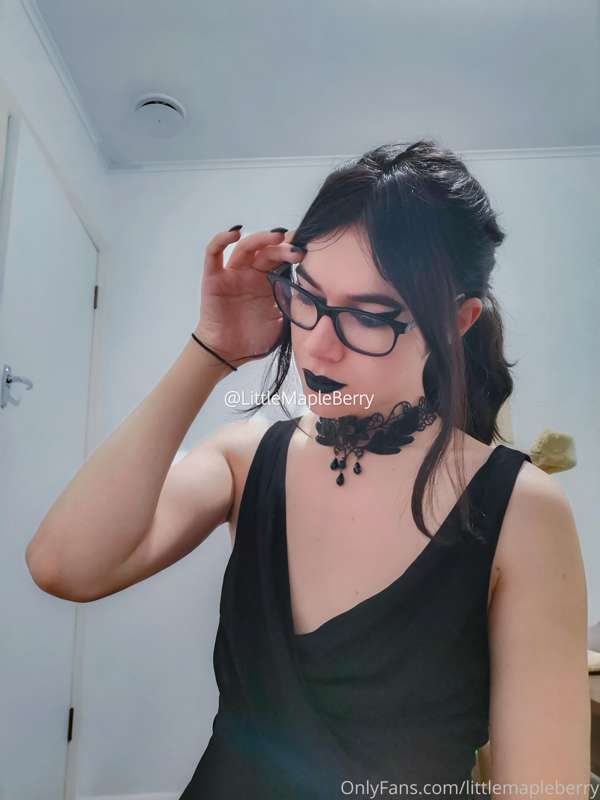 A beauty in black~

Im going back to putting tip goals on my.. 2