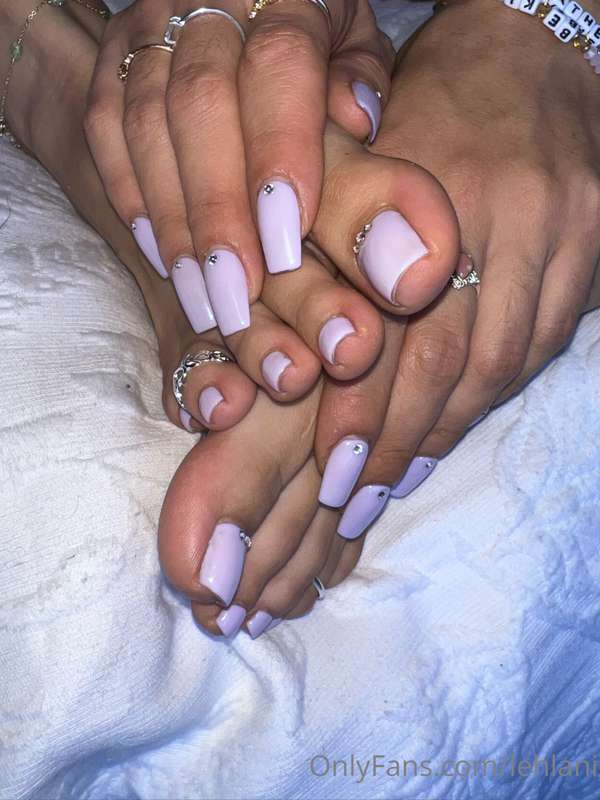 Flash on 😜 so clear, see how I’d squish u between my toes 🙈 14