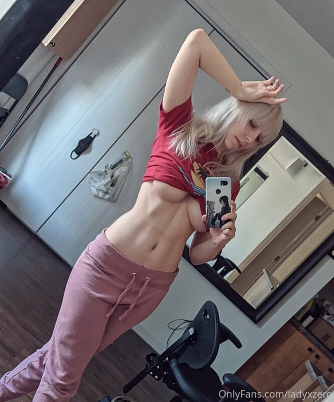 Happy Monday, underboob won?

10$ for a POV photo and video ..