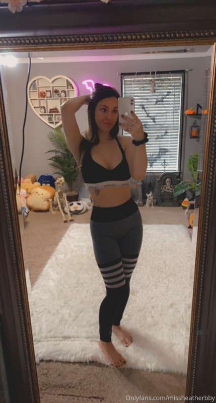 Like my new leggings? 
Currently trying to find a gym I wann..