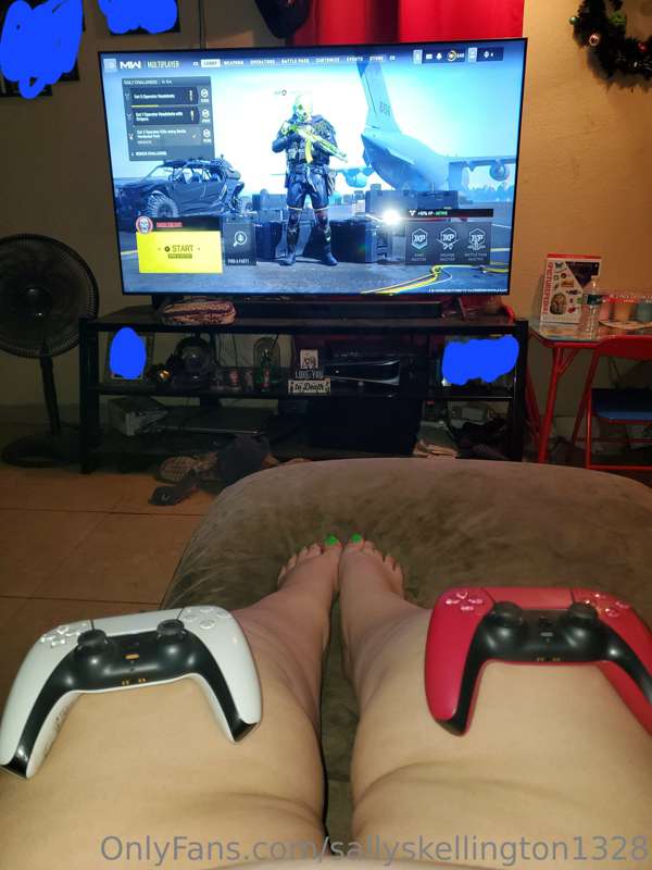 Thigh Thursday. Which one you want? 2
