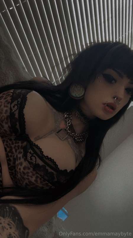Please suck on my tits🥵 4