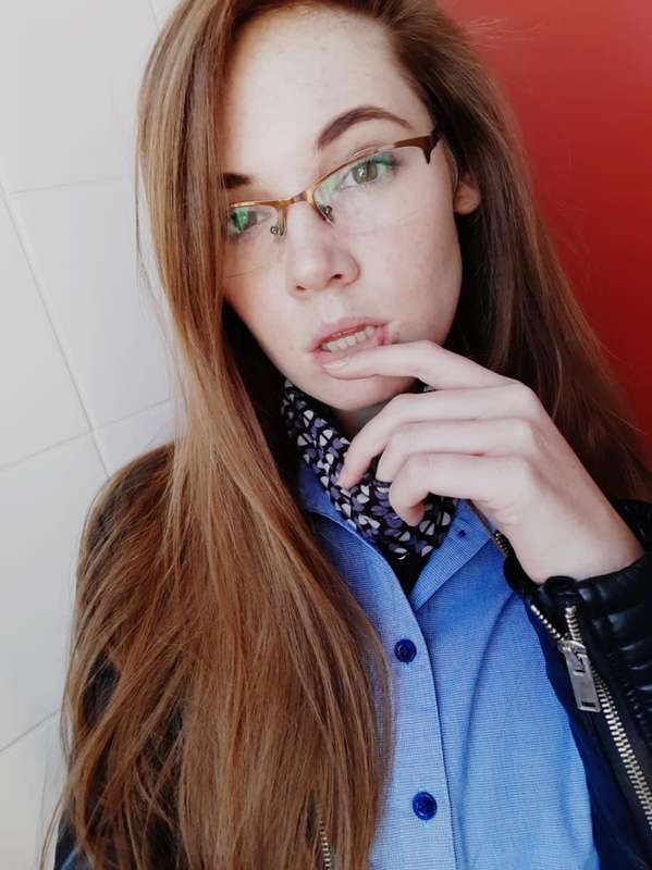 Good morning fans.. Hashtag work selfies🤭