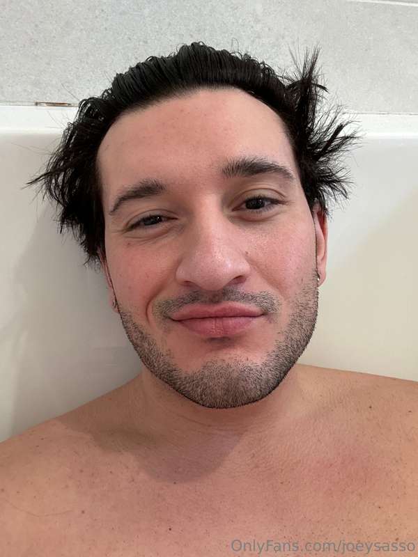 Sundays in the bath just hit different ❤️