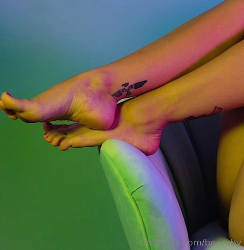 Do you like 👣?😈 9