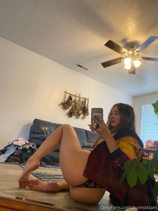 Throw my legs over your shoulders 😈💦