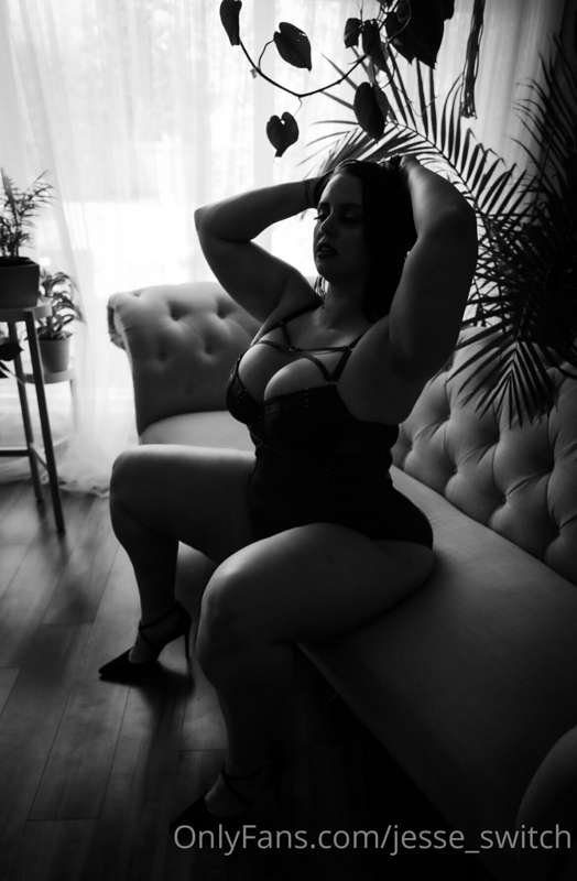 Some modelling pics! I won’t be able to answer messages tomo.. 3