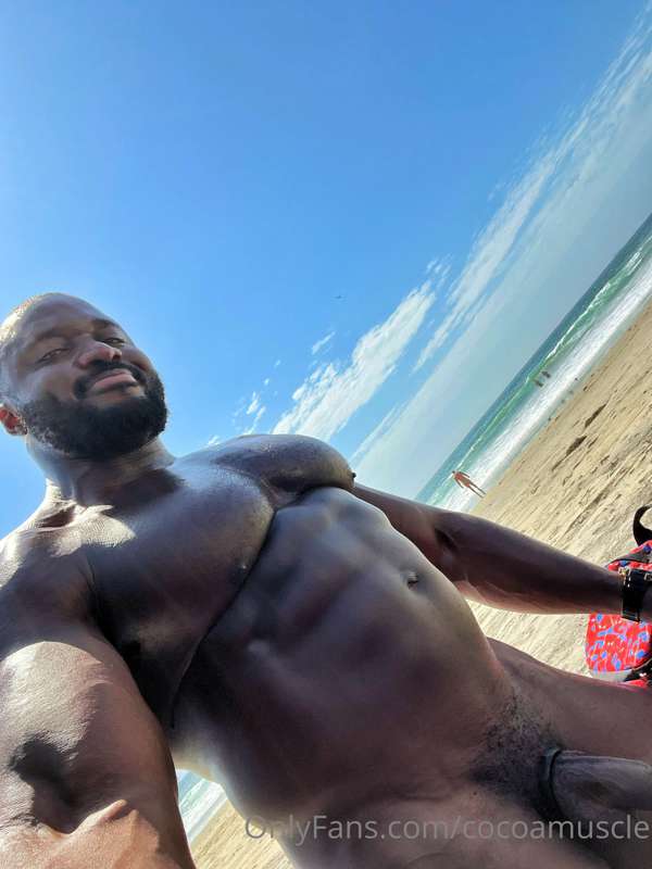 Nothing like a trip to Blacks Beach. The hike is hell but ge.. 4