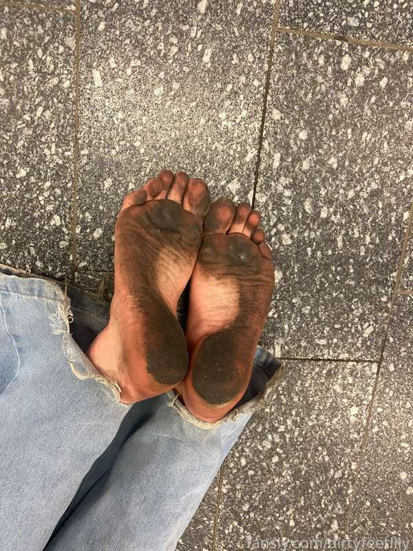 Dirtyfeetlily - Fansly - 16 Apr, 2025 2