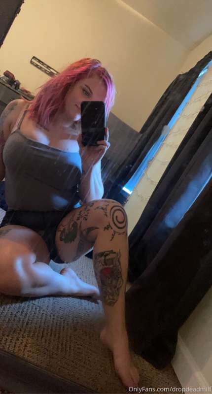 Just showing off my leg tattoos 🥰 1