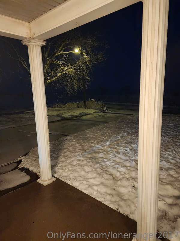 First snowfall of this fall/winter season...BRRR....too earl..