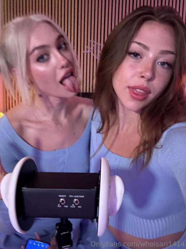 Watch how she lickss it for the first time 😏 3