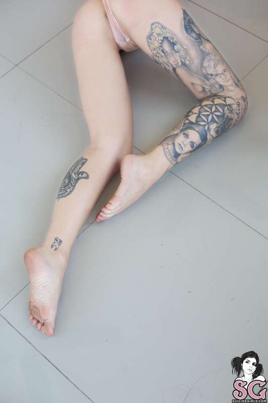 Experience pure joy with @reedsuicide in her set of the day,.. 1