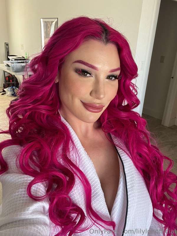 Do you like me with long hair? 💕 Rate this look in the comme..