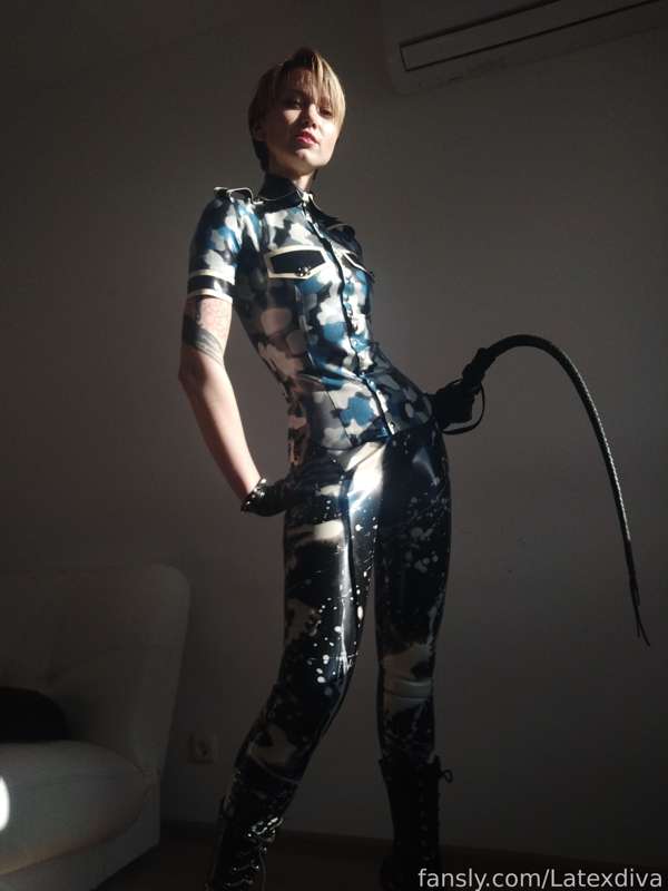 Latexdiva - Fansly - 22 Aug, 2022 15