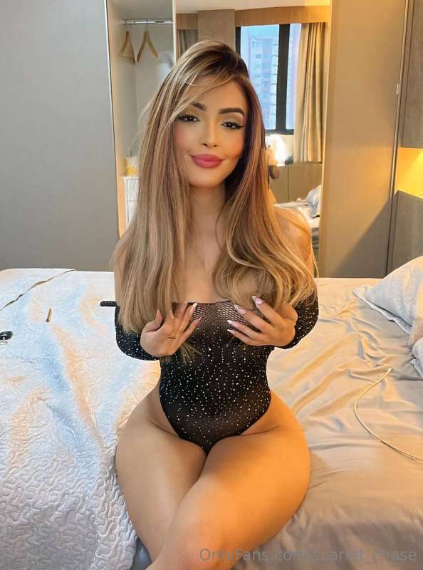 Wild slut @hotmiranda with a hot look and juicy figure🔥She w.. 1