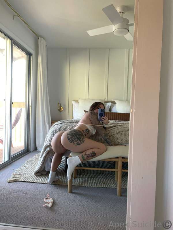 This room was such a vibe I felt so cute in these photos I j.. 4