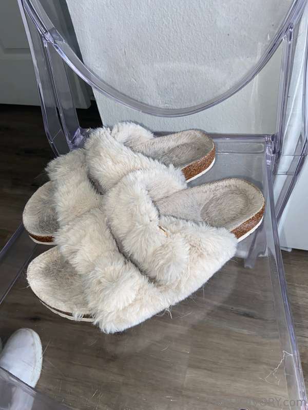Worn shoe drop: -SHIPPING IN USA ONLY -dm me which pair you .. 7
