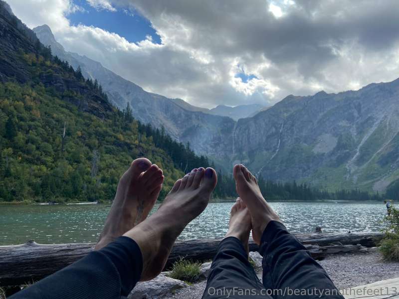 Sister hiking feet 👣 4