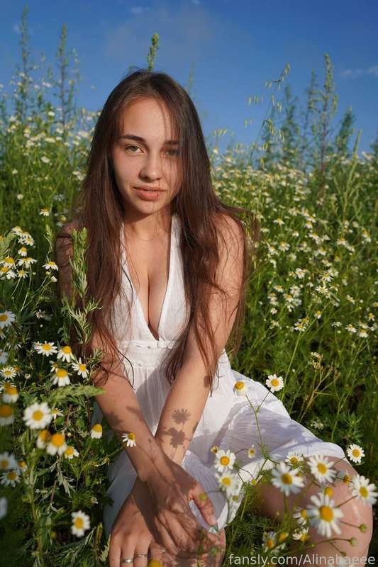 Alinabaeee - Fansly - 31 Jul, 2022 2