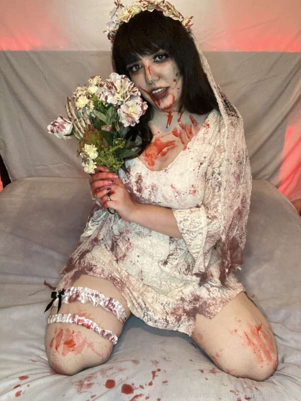 Till death do us part, then I’m gonna eat ya💀❤️ 21