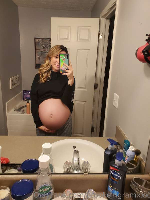 and finally the night i went into labor. 

i wish i had more.. 3