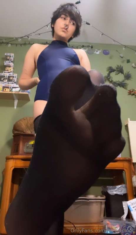 i love how tight this body suit is :3 alsooo uploading a vid.. 2