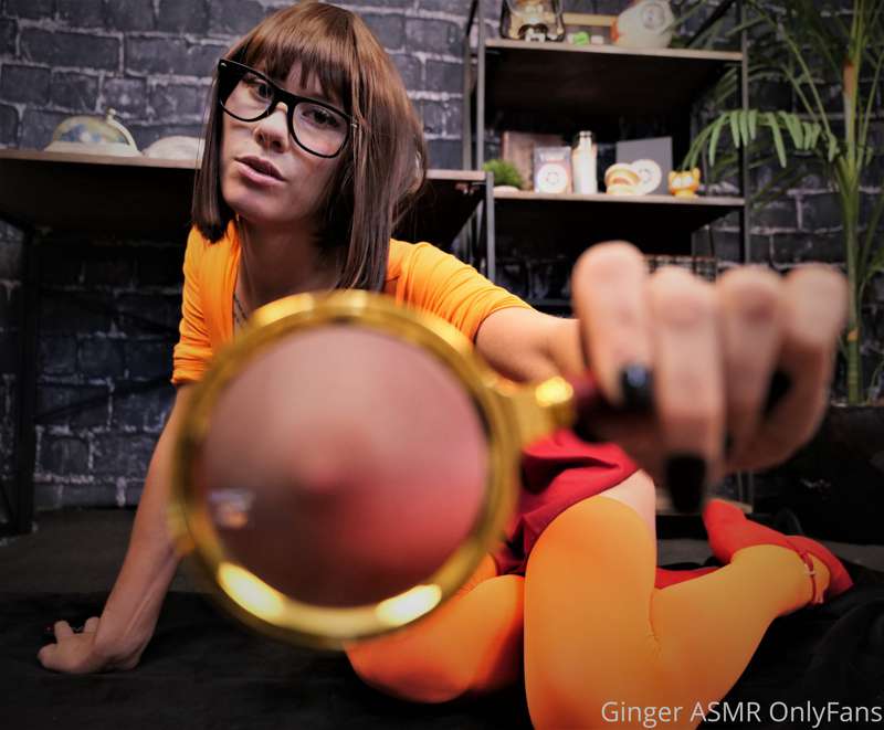 Velma loses her glasses while you're searching for clues🔍🤓👀👻.. 7