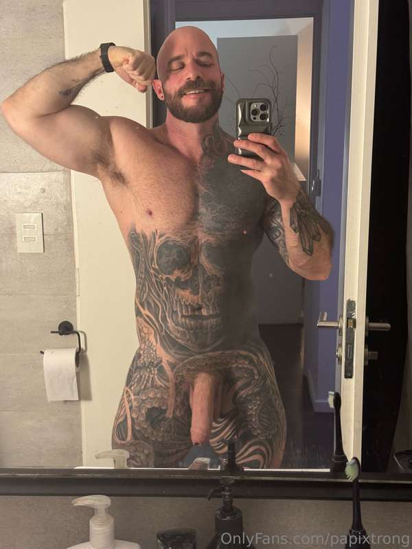 Mirror selfie before sleep.. and everything ok 🤗❤️ love to e.. 1