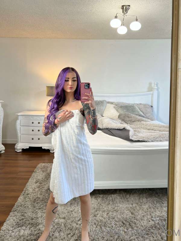 the only pics i had time to take on set today
for she will c..