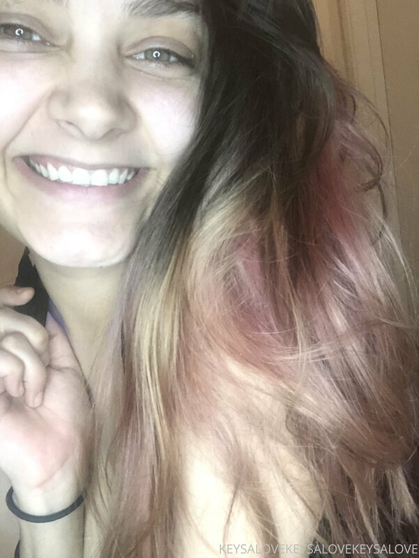 Some pussy play and booty shakes for your morning ❤️ 2