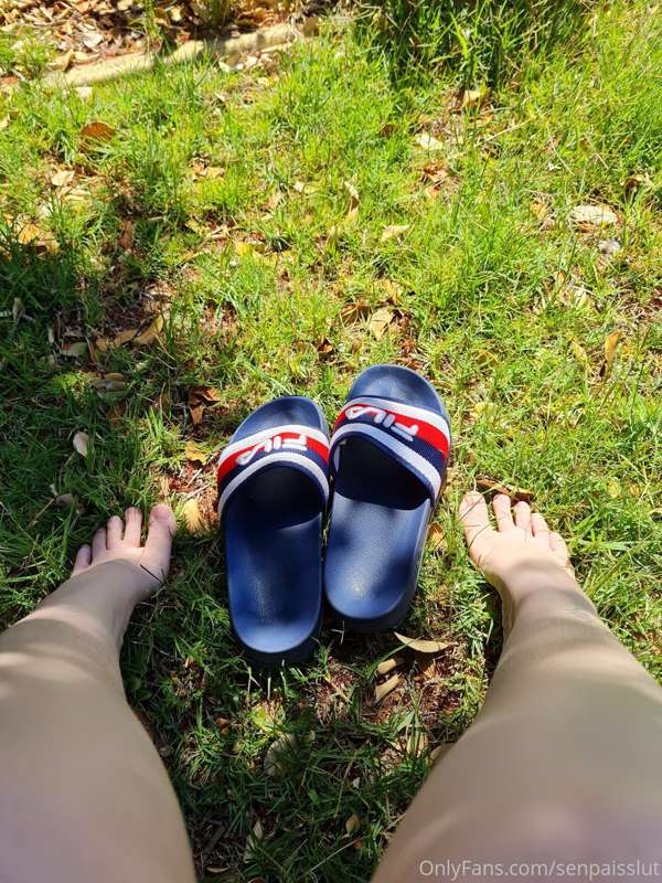 Barefoot in the grass enjoying the sun shine 😍 5