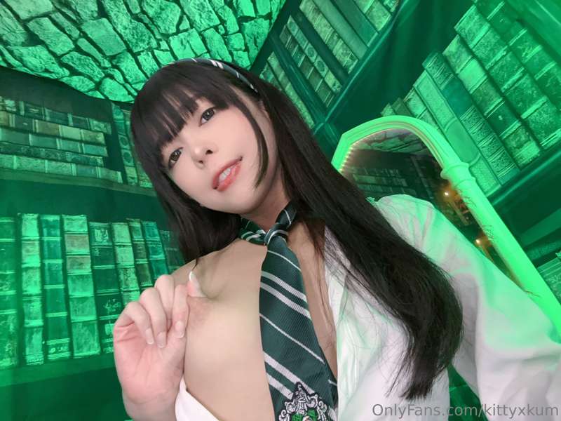 wanna be my partner for potions class?
─── ･ ｡ﾟ♡: .♡ . ♡ ｡ﾟ･.. 24