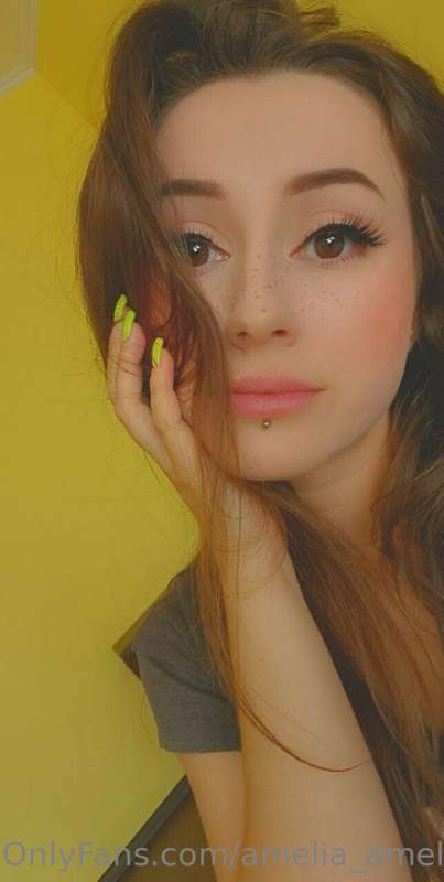 I can't go a day without taking selfies. All of this shows t..