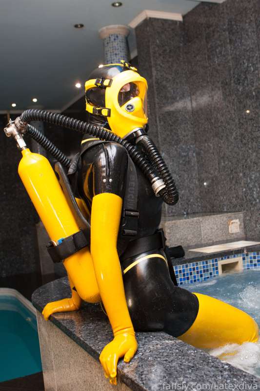 Latexdiva - Fansly - 23 Sep, 2022 9