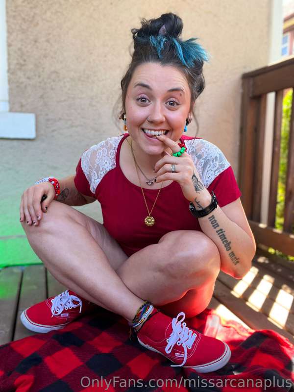 (1-5) and awayyyy we go!!

red from head to toe! I loveee th..