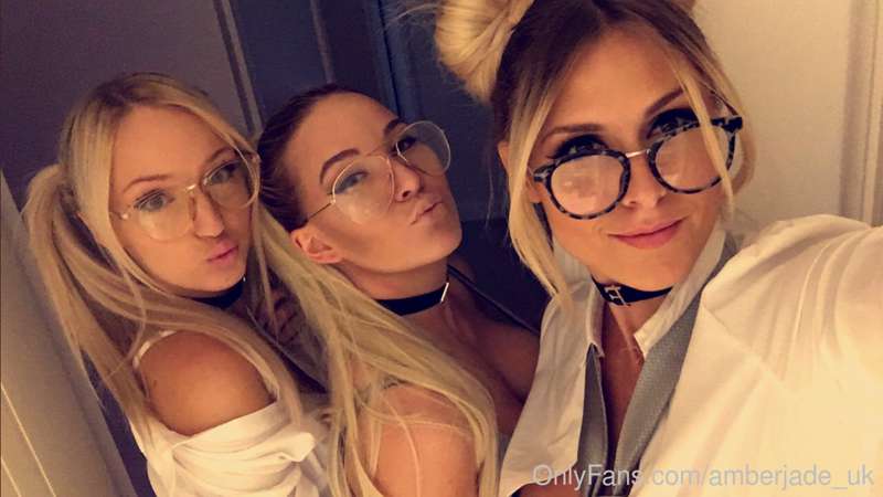 WOMAN CRUSH WEDNESDAY - CANDECE AND ELLA!!

This is what hap.. 8