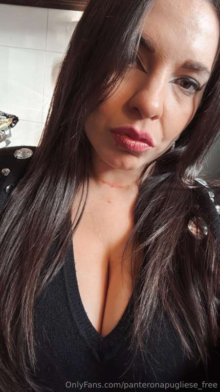 Domenica insieme 💙🤍Vi aspetto su onlyfans.com/panteronapugli..