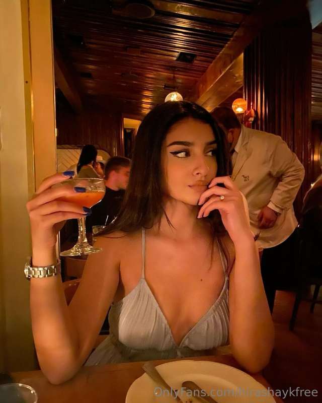 Cheers to the weekend 🥰