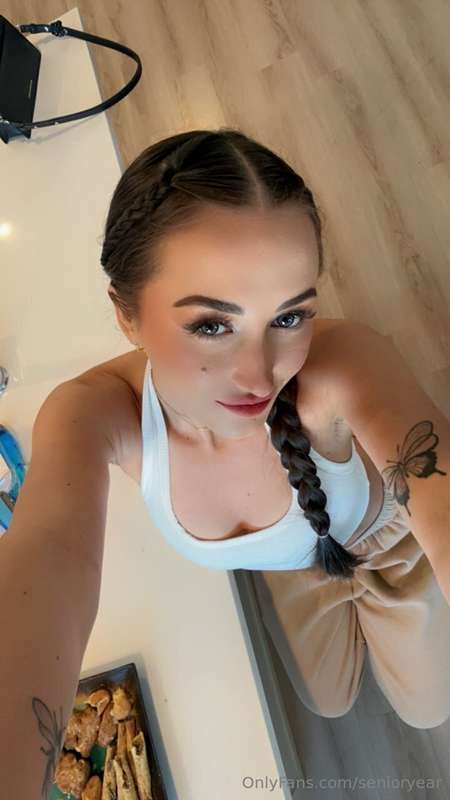 Hiii :)