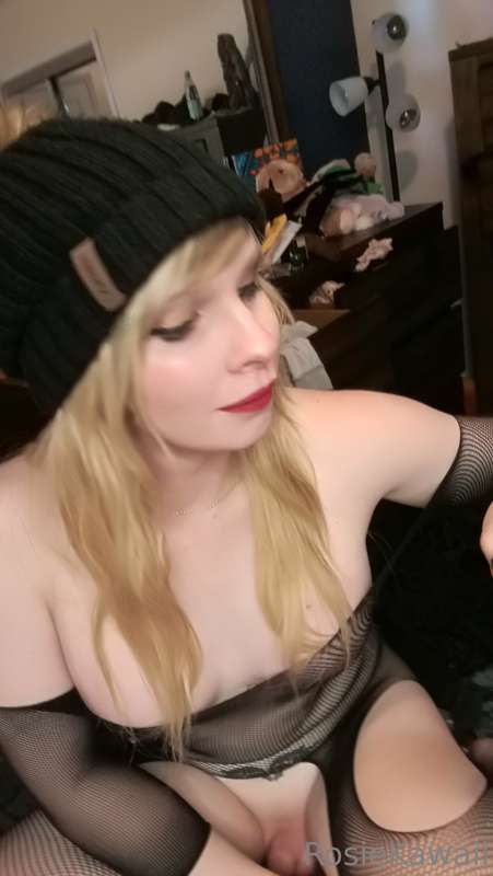 New fishnet x <3 40 pics each post 6/9 29
