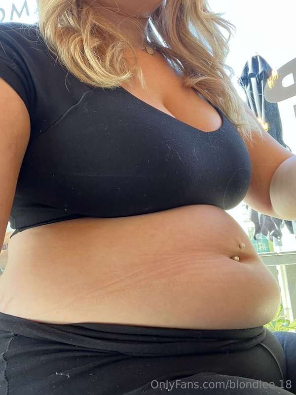 I love burger fi 🤭(Ignore the fuzz all over me haha you can .. 6