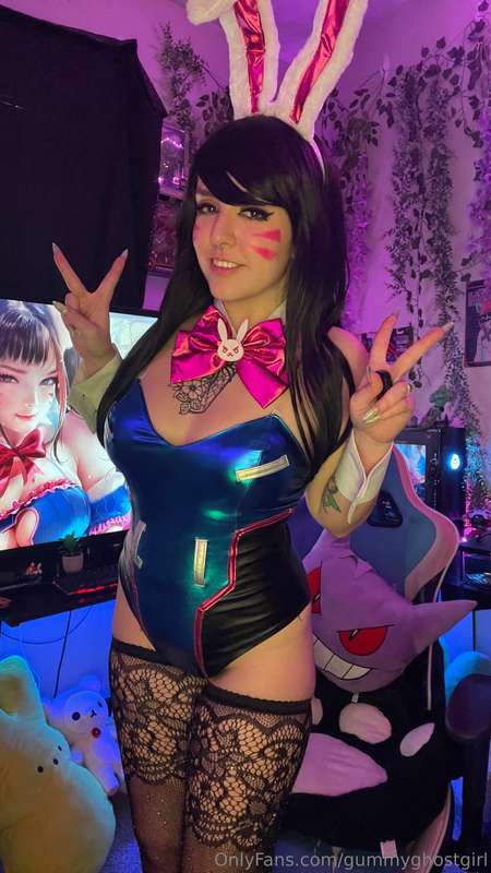 Bunny girl D.va 🐰🩷 some cute feet stuff here 😉 14
