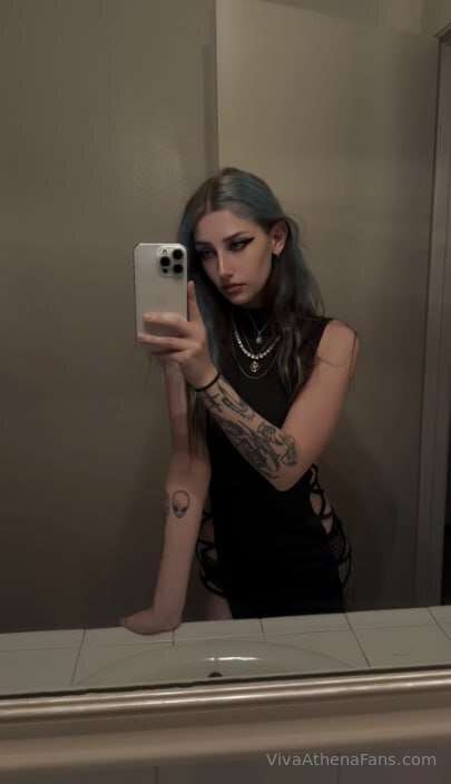 @matneybb is the ❤️ TOP 1% ❤️ princess with endless amount o..