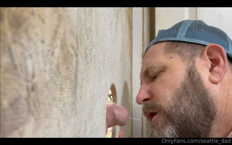 I have been wanting to get @dick_kann down to my gloryhole s.. 2