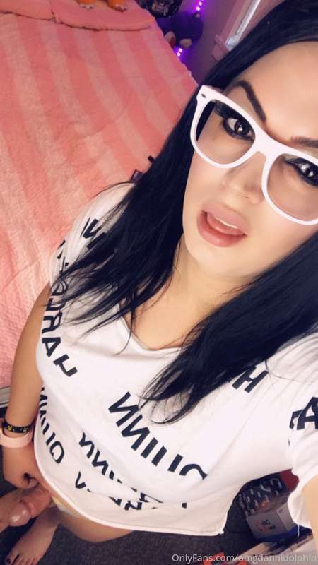 More nerdy girl cock 🖤🐔